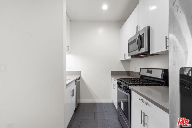 Building Photo - 424 Westmoreland Ave