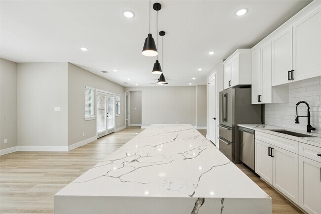 Building Photo - 2602 Martinas Ct
