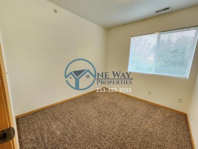 Building Photo - 2682 Hamilton Ave