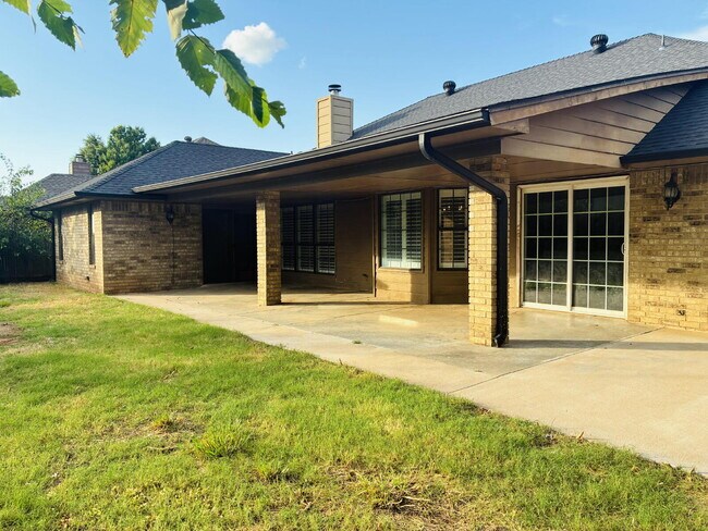 Building Photo - Beautiful Home in Westbury South Ready for Move-In!