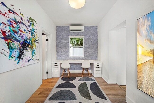 Building Photo - 5237 La Gorce Dr