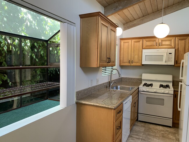 Kitchen - 2491 S Barrington Ave