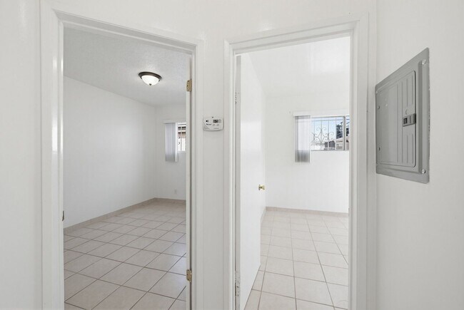 Building Photo - 1224 Normandie Ave