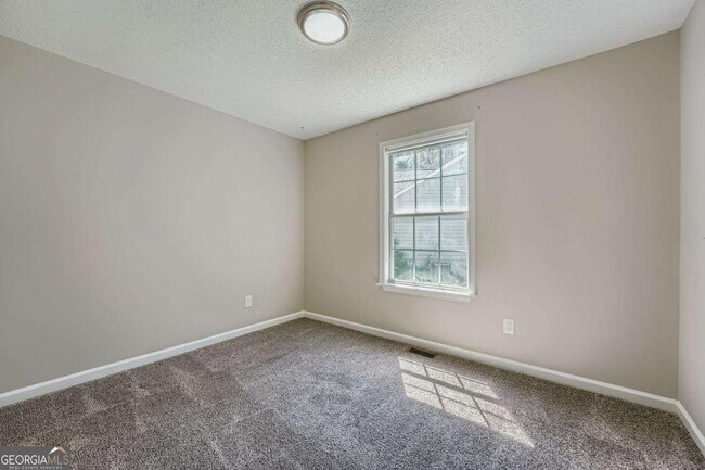 Building Photo - 1233 Waterton Trail