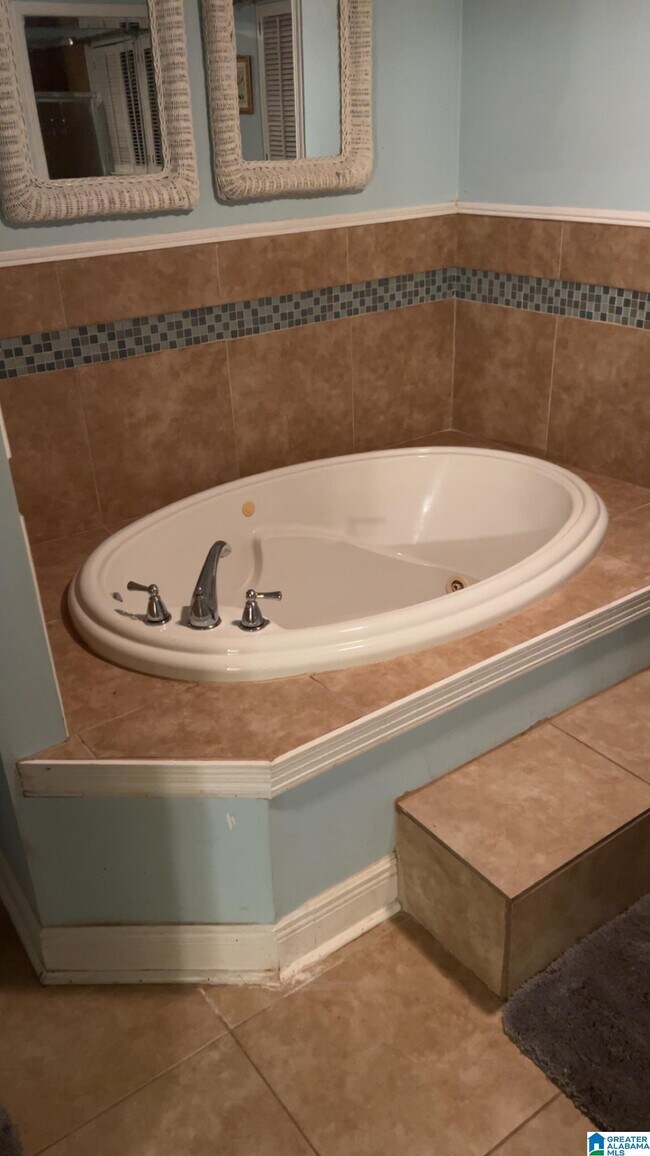 Building Photo - 5108 Wilson Cir