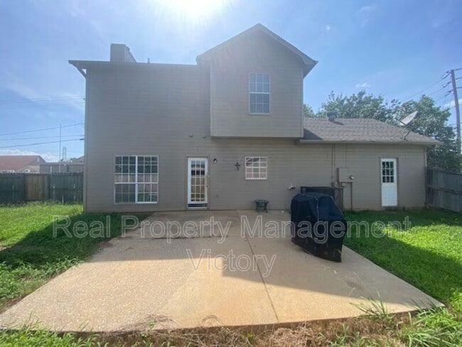 Building Photo - 1336 Royalty Dr