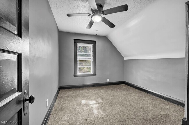 Building Photo - 2893 E 119th St
