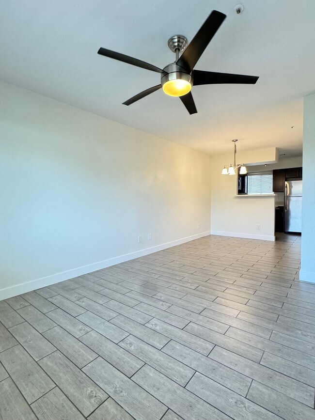 Building Photo - 366 N Delaware St