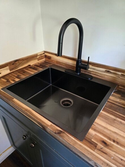 Building Photo - 4003 Harriman Ave