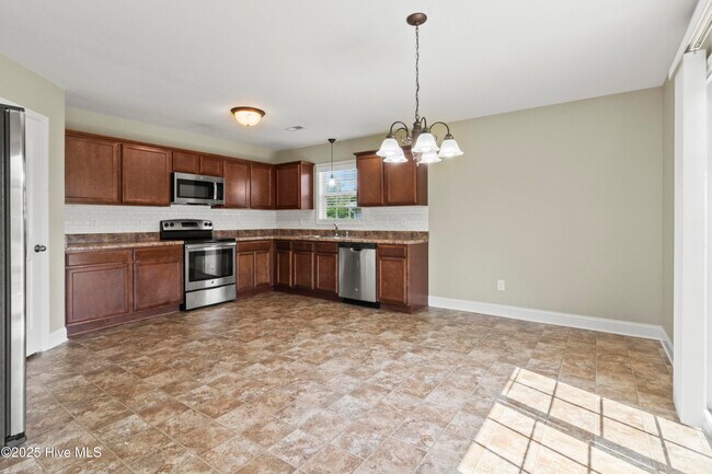 Building Photo - 403 Sundown Ct