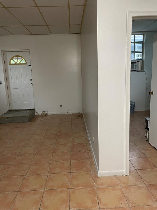 Building Photo - 1628 McKinley St