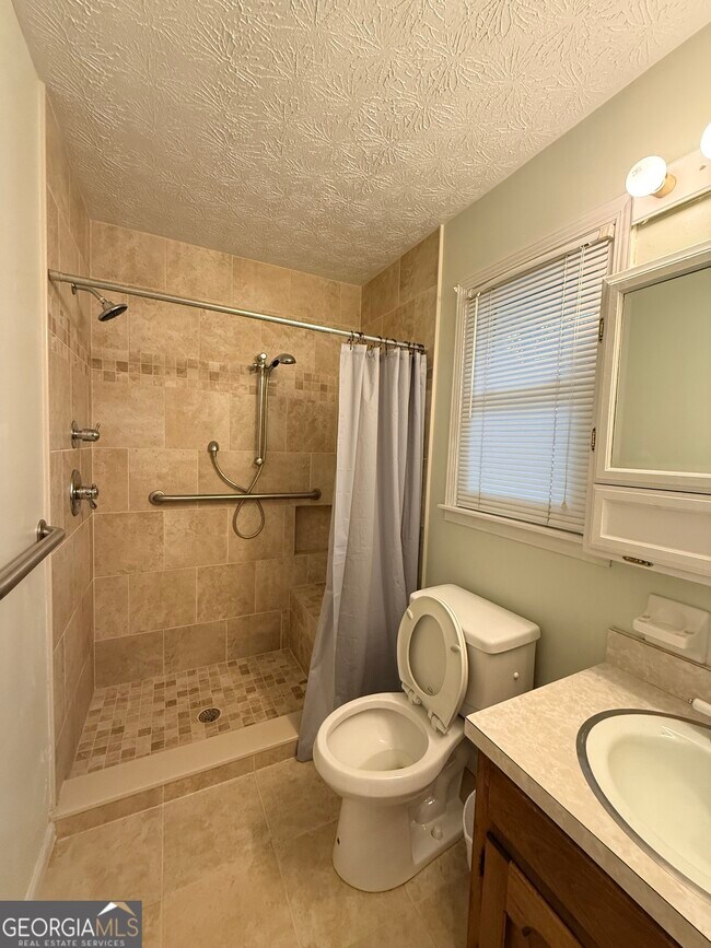 Building Photo - 191 Murphy Ave NW