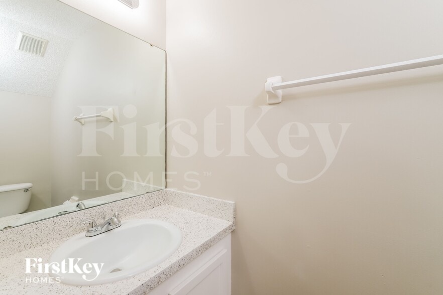 Building Photo - 9515 Southbrook Dr
