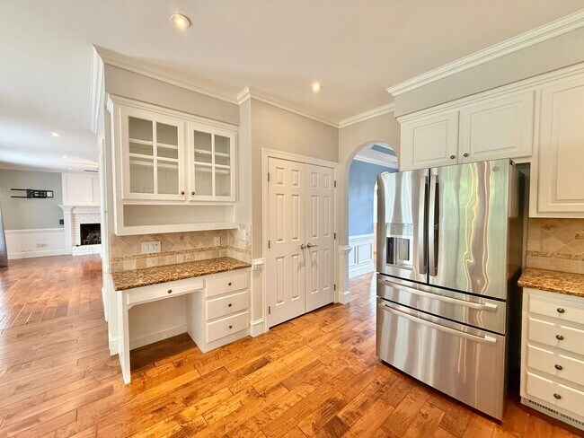 Building Photo - Luxurious 5BD, 4.5BA North Raleigh Home wi...