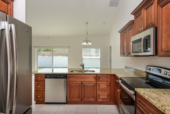 Building Photo - 839 Valnera Ct