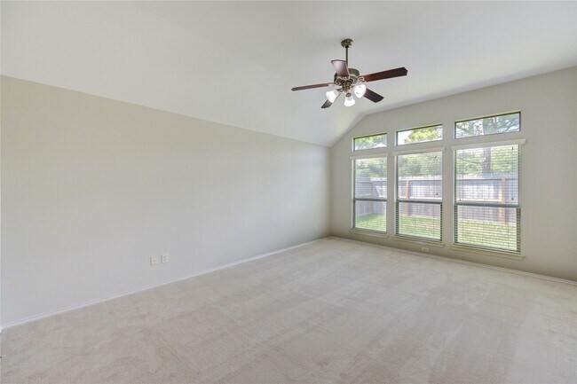 Building Photo - 5615 Stoneridge Ct