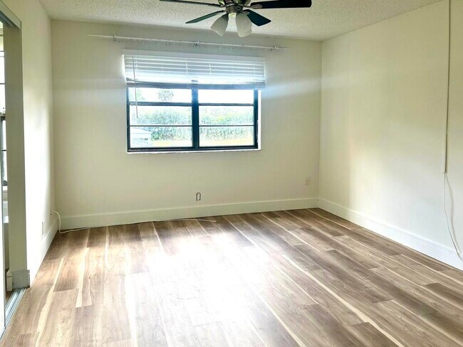 Building Photo - 9370 SW 8th St