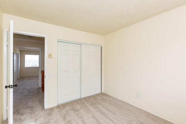 Building Photo - 3 bed, 2 bth, TOWNHOME in RANCHO BERNARDO