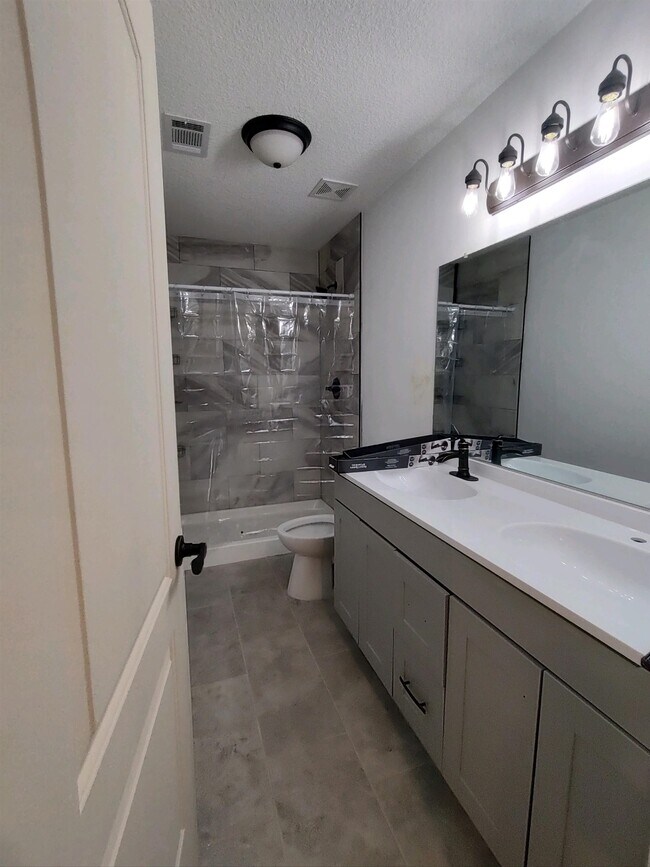 Building Photo - 321 Cedar Trl