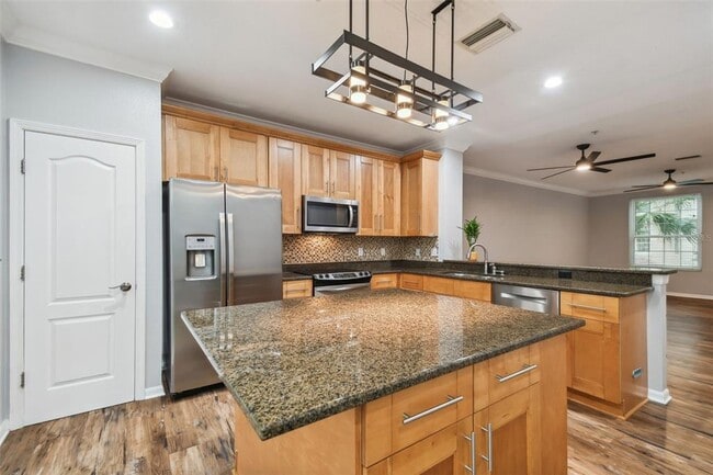 Building Photo - 3183 Bayshore Oaks Dr