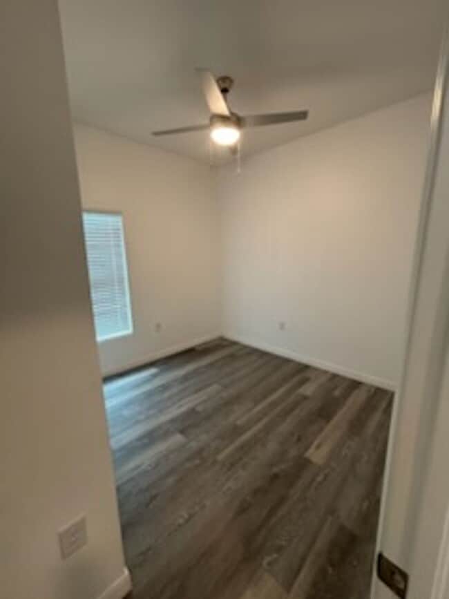 Building Photo - 2028 NE 8th Pl