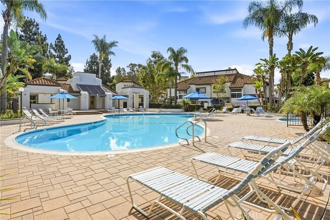 Building Photo - 24486 Howes Dr
