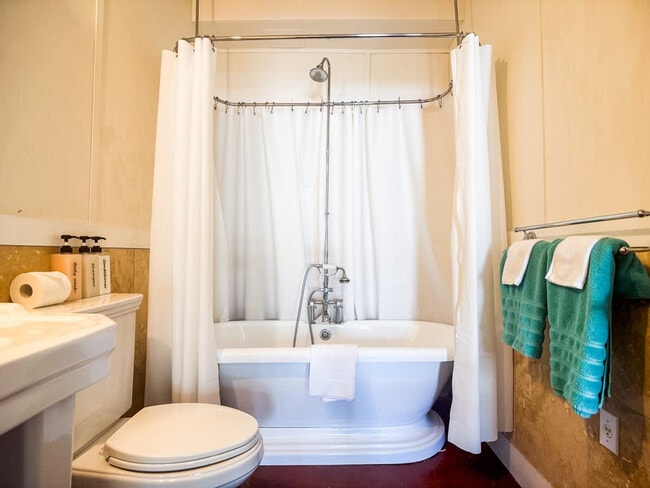 Building Photo - 15378 Holly Dr