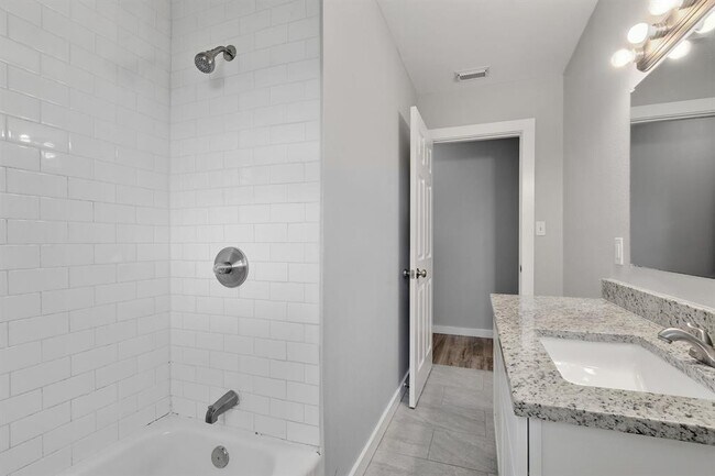 Building Photo - 6301 Arnold Dr