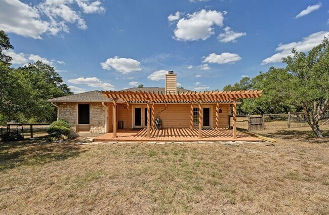 Building Photo - 1045 Hidden Hills Dr