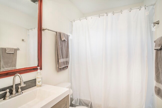 Building Photo - 1254 Watercrest Cir