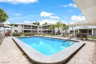 Building Photo - 5024 Chiquita Blvd S