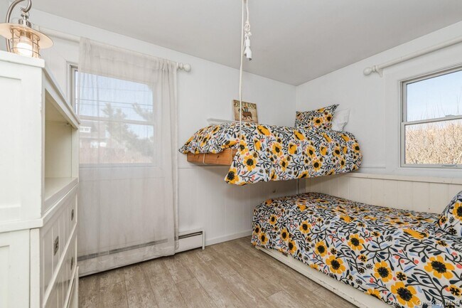 Building Photo - 33 Hoppin Ave