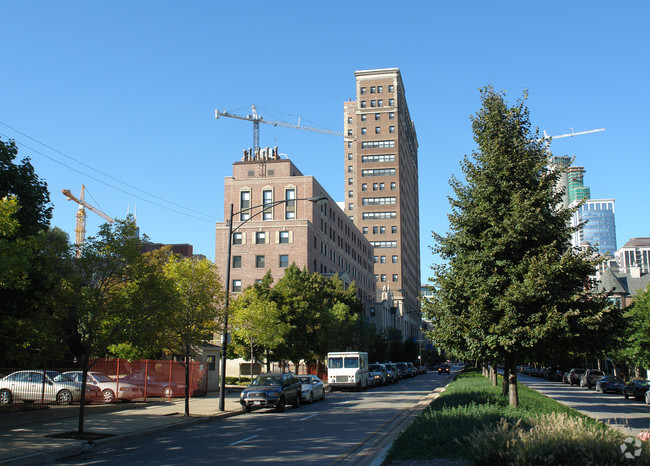 Building Photo - Lake Vista Apartments