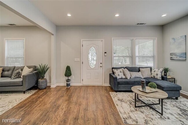 Building Photo - 4 br, 3 bath House - 306 ATWOOD Street SW
