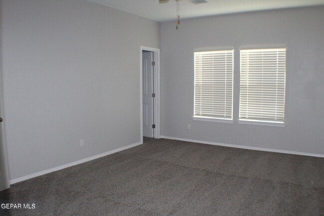 Building Photo - 1014 Rebeca Wy