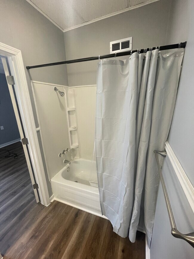 Building Photo - 1103 N 8th St