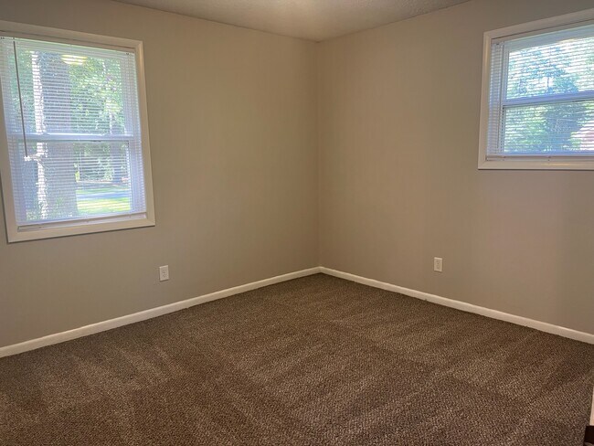 Building Photo - 2053 Mims Rd