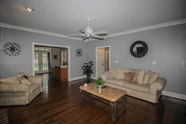 Building Photo - 4265 Deerwood Ln