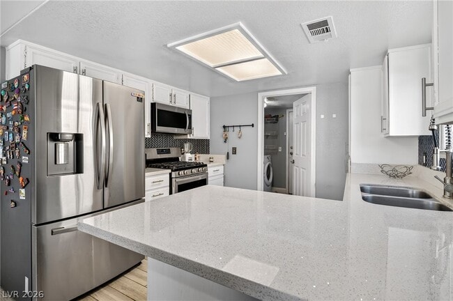 Building Photo - 7520 Bowles Dr