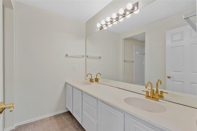 Building Photo - 3904 Creek Crossing Dr