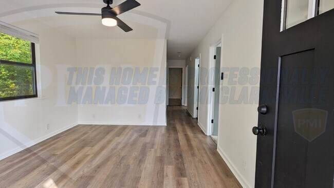 Building Photo - 205 S 11th St