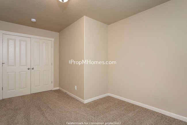 Building Photo - Charming Four Bedroom Home in Aloha on Quiet Cul-De-Sac!