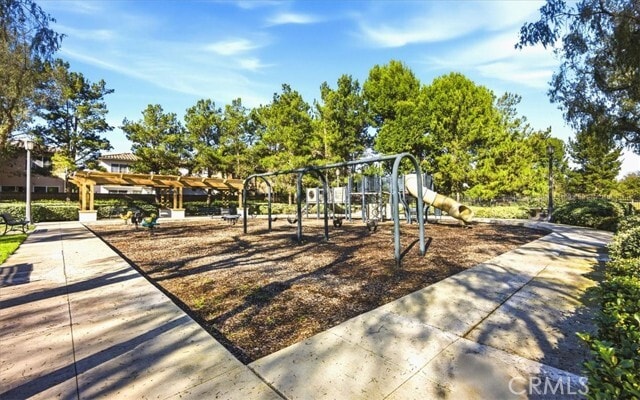 Building Photo - 86 Quail