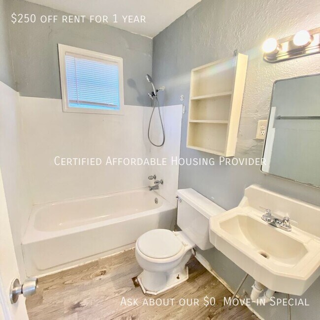 Building Photo - 1809 Wausau Ave