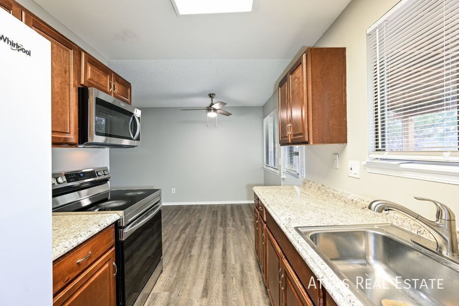 Building Photo - 2 S Macon Ct