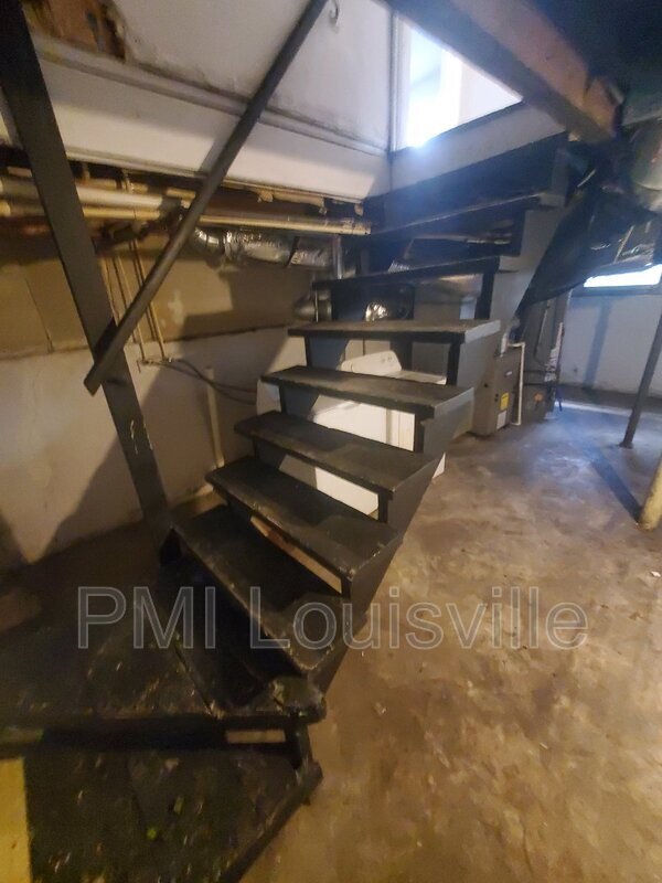 Building Photo - 1522 Clara Ave