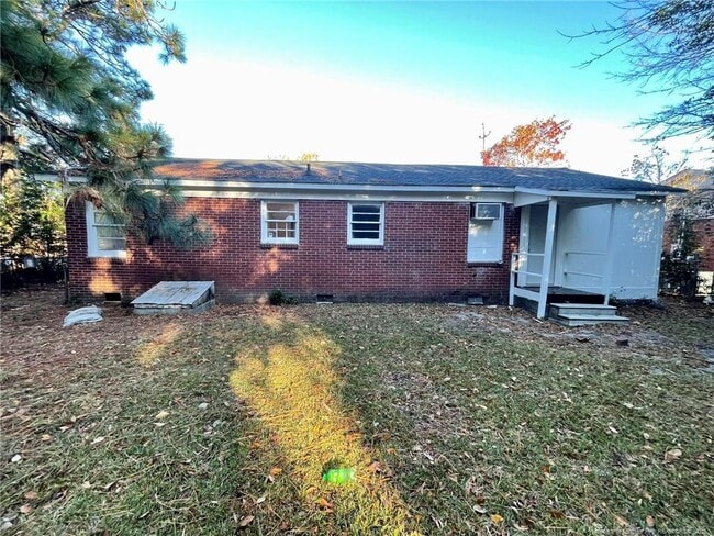 Building Photo - 502 Spring Ave