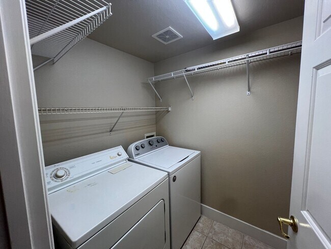 Building Photo - RENOVATED HOME IN GATED SUMMERLIN COMMUNITY!