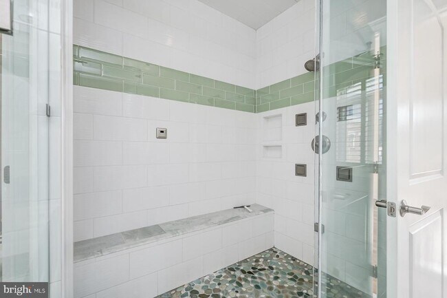Building Photo - 621 Ponte Villas N