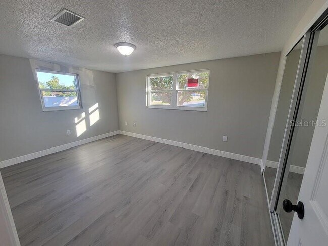 Building Photo - 6935 Alta Vista St